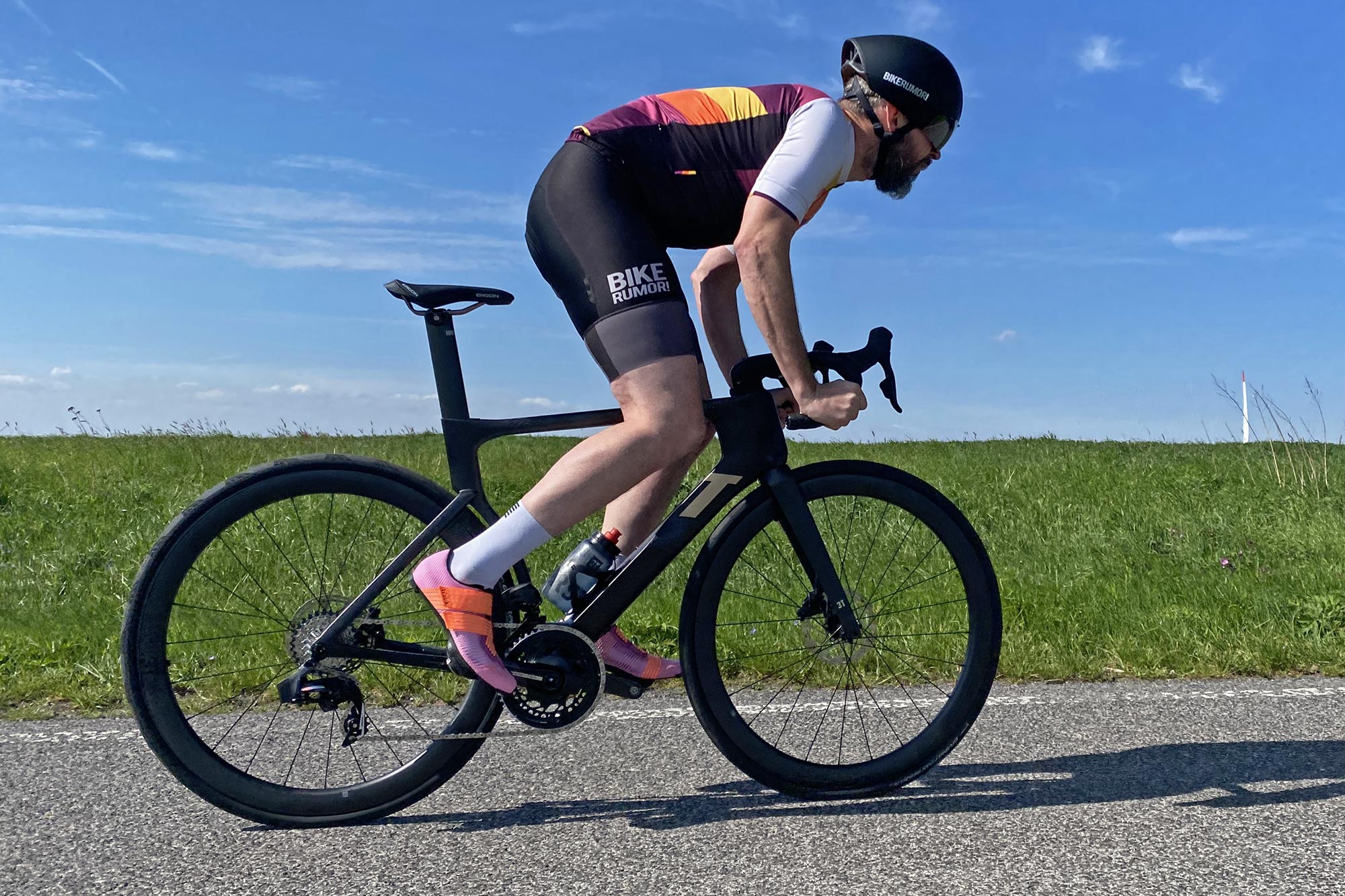 KUHL Shop -Shimano Shop 3T Strada Italia all new fat tire aero carbon road bike made in Italy riding